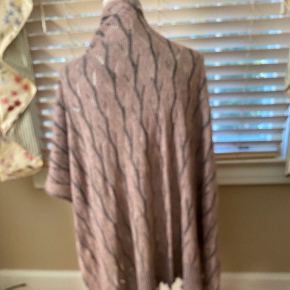 Ruana - Picture 3 of 4